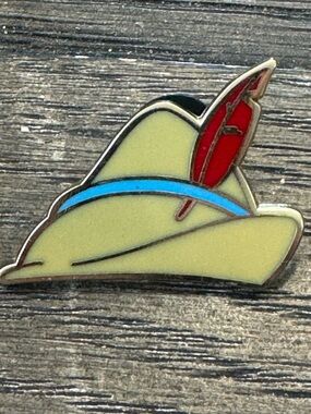 5/$25 Disney Pinocchio's Hat Pin